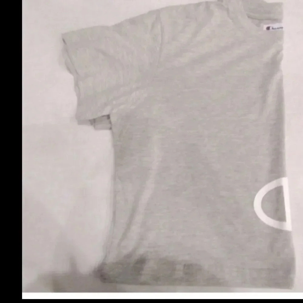 NWOT WOMENS CHAMPION SCRIPT
LOGO CROPPED TEE GRAY SIZE LARGE - Picture 4 of 5